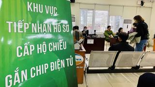 Ngày đầu triển khai cấp hộ chiếu gắn chip điện tử