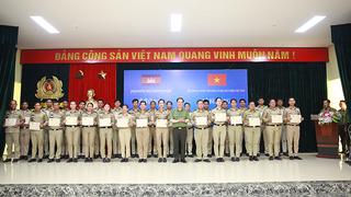 Bế giảng lớp bồi dưỡng cán bộ Bộ Nội vụ Vương quốc Campuchia