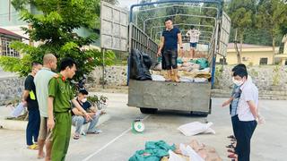 Thu giữ lô hàng thực phẩm bẩn không rõ nguồn gốc