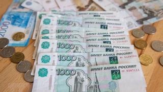 Đồng ruble của Nga giảm mức thấp nhất trong 14 tháng