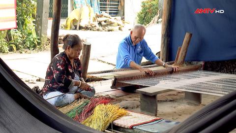 Về Đồng Tháp ghé thăm làng chiếu trăm tuổi