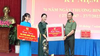 Thứ trưởng Lê Văn Tuyến thăm, tặng quà các thương, bệnh binh