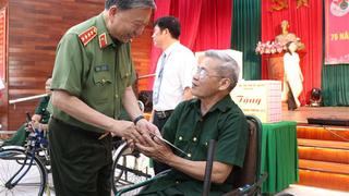 Bộ trưởng Tô Lâm thăm Trung tâm Điều dưỡng thương binh Thuận Thành