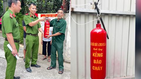Ý nghĩa chiếc kẻng báo cháy tái chế từ… bình cứu hỏa